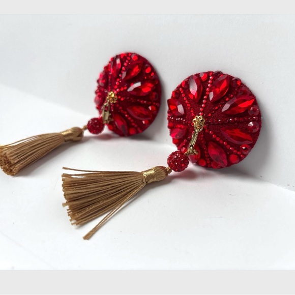 Elegant Red and Gold Tassel Pasties - Picture 1 of 3